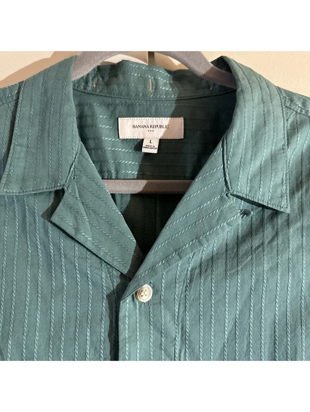 Banana Republic Factory Men's Large Green Striped Short Sleeve Camp Shirt Button